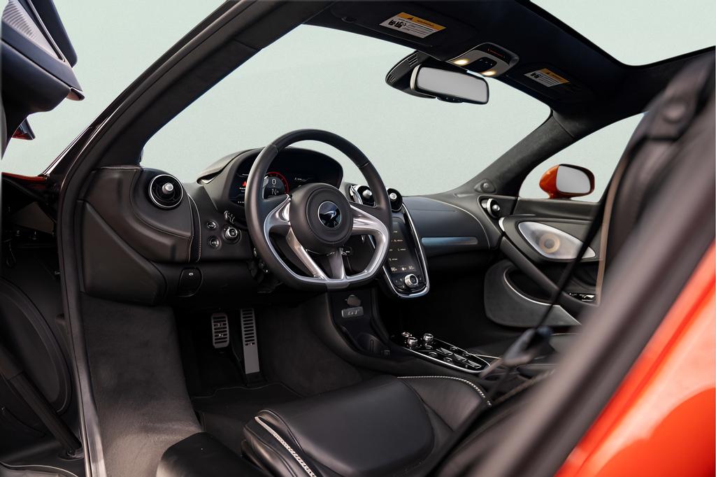 2023 McLaren GT Base - Photo 36