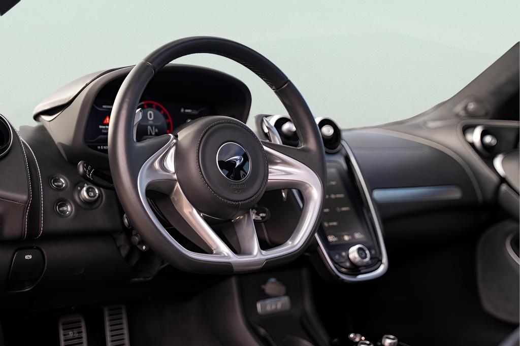2023 McLaren GT Base - Photo 37