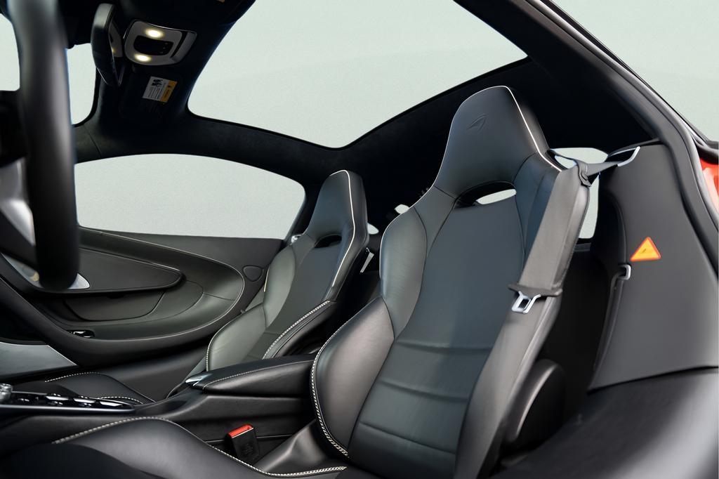 2023 McLaren GT Base - Photo 39