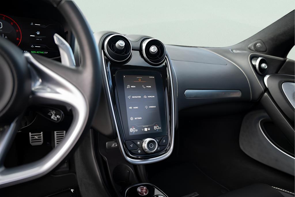 2023 McLaren GT Base - Photo 42
