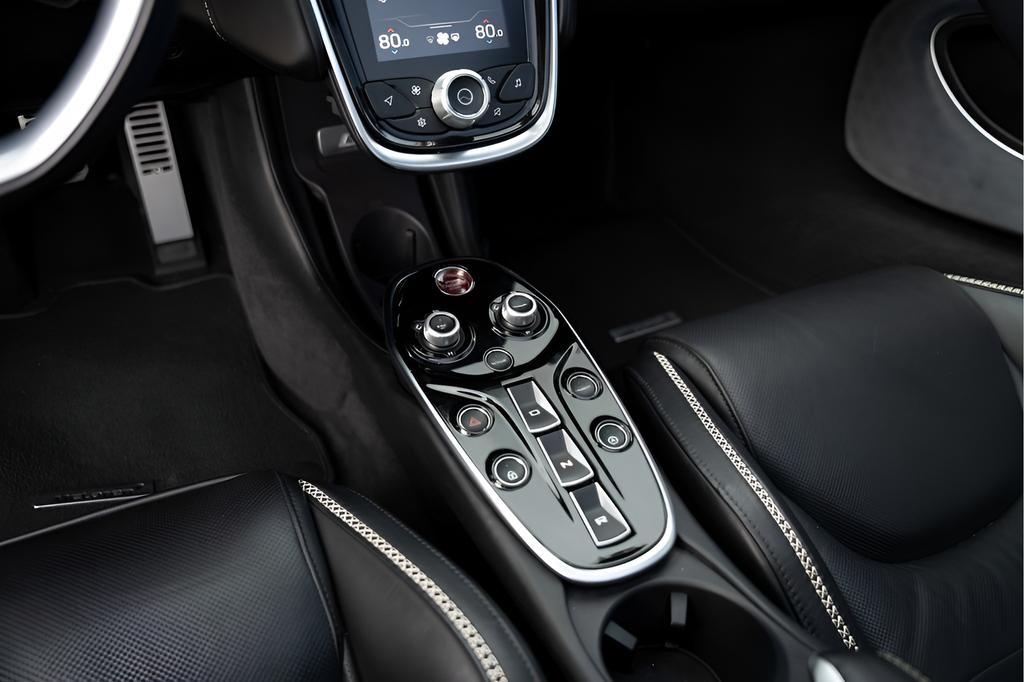 2023 McLaren GT Base - Photo 43
