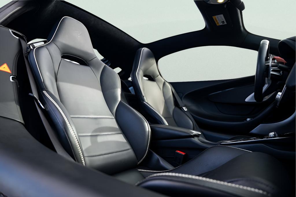 2023 McLaren GT Base - Photo 48