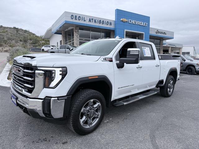 2025 GMC Sierra 2500HD 4WD Crew Cab Standard Bed SLT