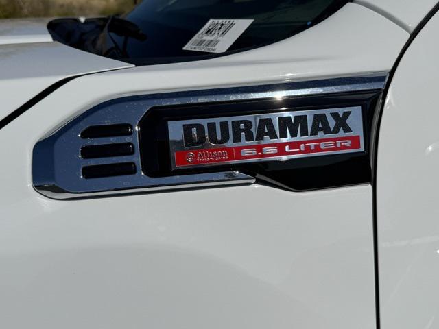 2025 GMC Sierra 2500HD 4WD Crew Cab Standard Bed SLT 2025 GMC Sierra 2500HD 4WD Crew Cab Standard Bed SLT