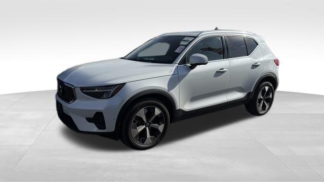 2023 Volvo XC40 B4 Ultimate Bright Theme 2023 Volvo XC40 B4 Ultimate Bright Theme