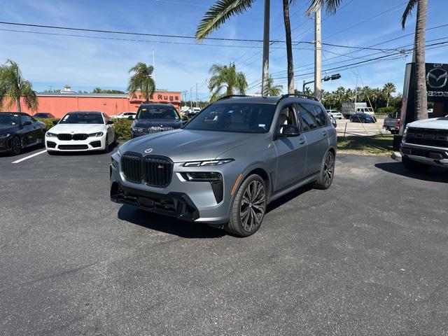 2023 BMW X7 M60i 2023 BMW X7 M60i