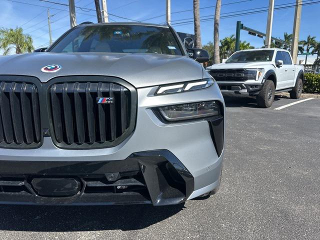 2023 BMW X7 M60i 2023 BMW X7 M60i