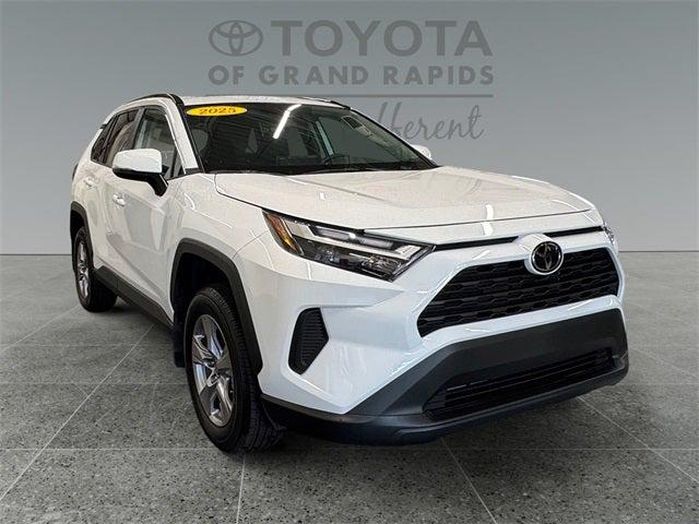 2025 Toyota RAV4 XLE 2025 Toyota RAV4 XLE