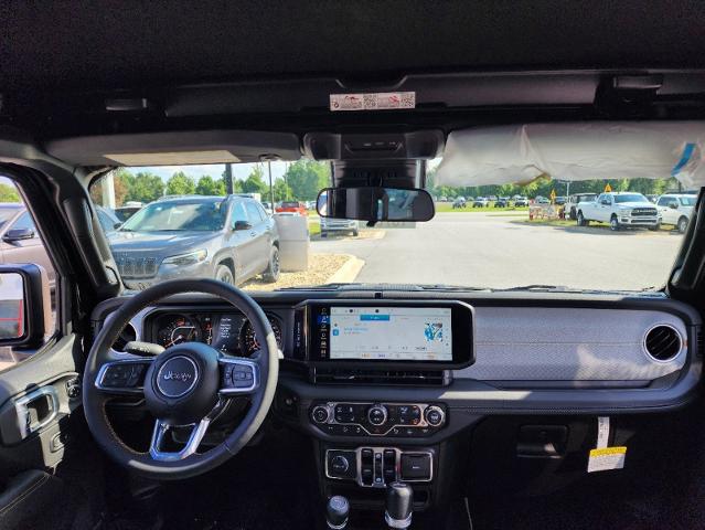 2024 Jeep Wrangler 4-Door Sahara 4x4