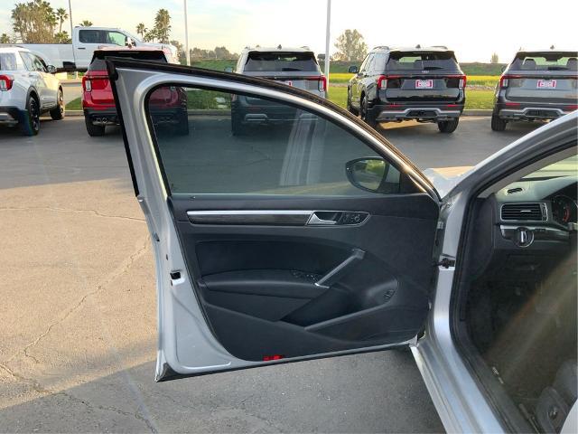2016 Volkswagen Passat 1.8T SE
