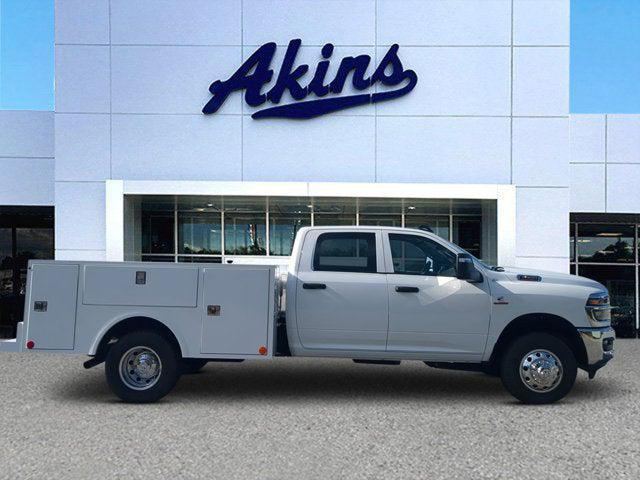 2025 RAM Ram 3500 Chassis Cab RAM 3500 TRADESMAN CREW CAB CHASSIS 4X4 60 CA 2025 RAM Ram 3500 Chassis Cab RAM 3500 TRADESMAN CREW CAB CHASSIS 4X4 60 CA