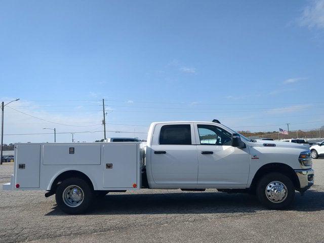 2025 RAM Ram 3500 Chassis Cab RAM 3500 TRADESMAN CREW CAB CHASSIS 4X4 60 CA 2025 RAM Ram 3500 Chassis Cab RAM 3500 TRADESMAN CREW CAB CHASSIS 4X4 60 CA
