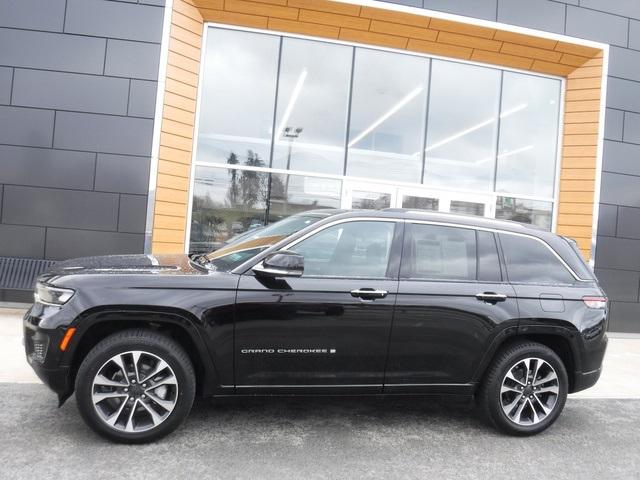 2022 Jeep Grand Cherokee Overland 4x4 2022 Jeep Grand Cherokee Overland 4x4