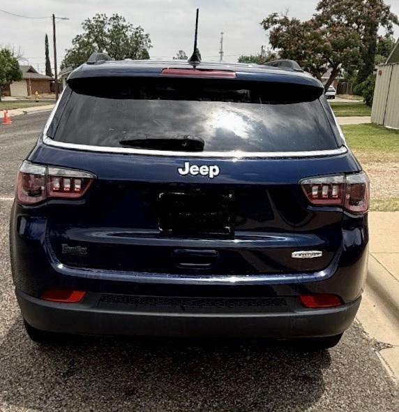 2018 Jeep Compass Latitude FWD 2018 Jeep Compass Latitude FWD