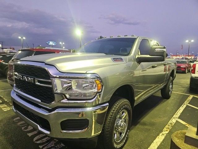 2024 RAM 2500 Tradesman Crew Cab 4x4 64 Box 2024 RAM 2500 Tradesman Crew Cab 4x4 64 Box
