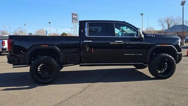 2026 GMC Sierra 2500HD Crew Cab, Standard Bed, Denali Ultimate, 4WD