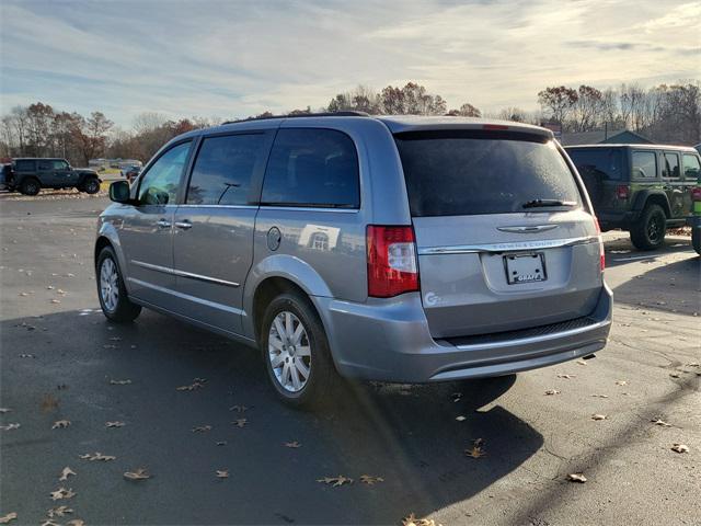 2016 Chrysler Town & Country Touring