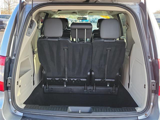 2016 Chrysler Town & Country Touring