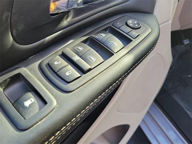 2016 Chrysler Town & Country Touring