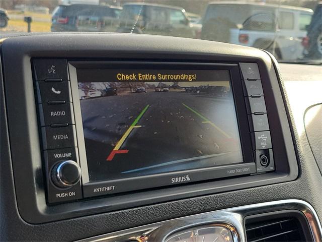 2016 Chrysler Town & Country Touring