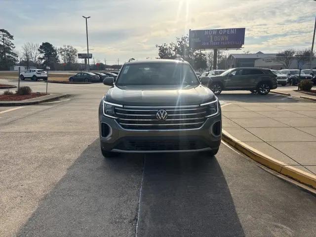 2026 Volkswagen Atlas SE with Technology