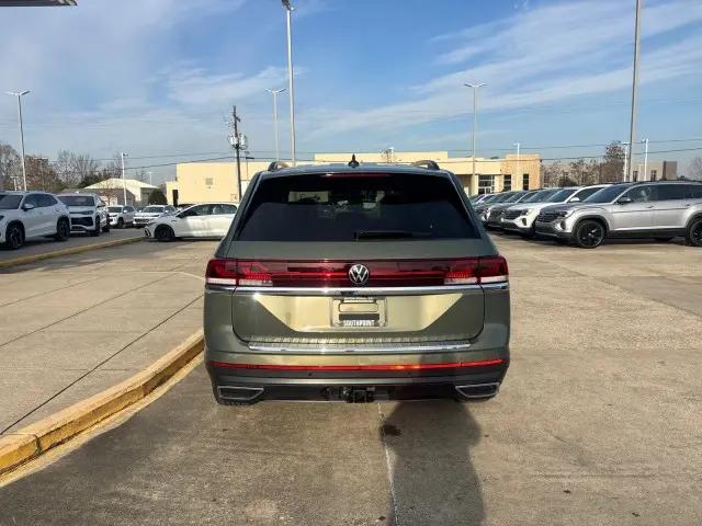 2026 Volkswagen Atlas SE with Technology