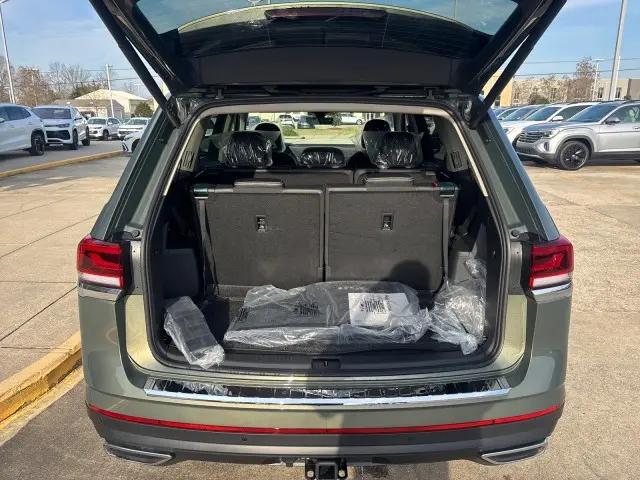 2026 Volkswagen Atlas SE with Technology