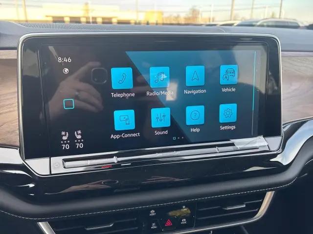 2026 Volkswagen Atlas SE with Technology