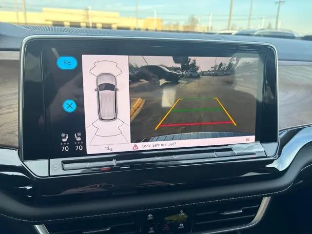 2026 Volkswagen Atlas SE with Technology