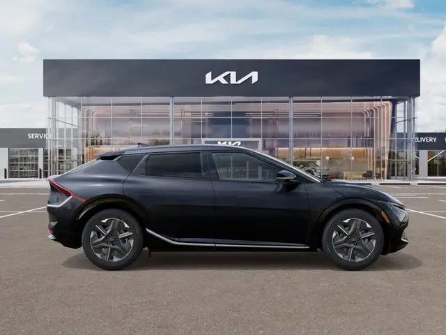 2025 Kia EV6 Light Long Range RWD