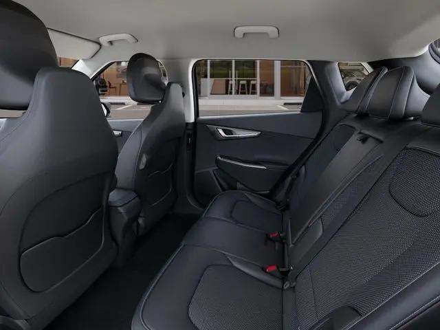 2025 Kia EV6 Light Long Range RWD