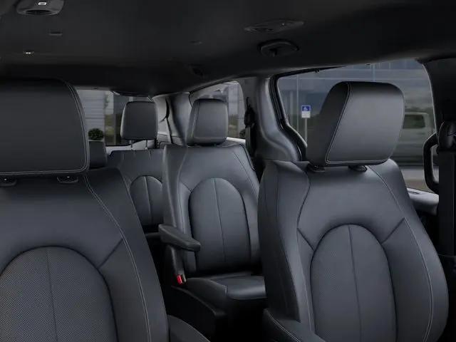 2026 Chrysler Pacifica Select AWD