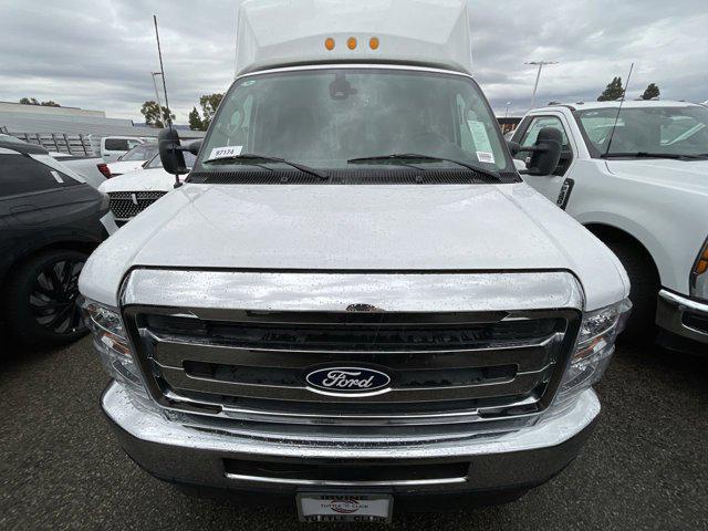 2026 Ford E-350 Cutaway E-350 DRW 158" WB