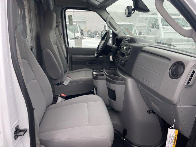 2026 Ford E-350 Cutaway E-350 DRW 158" WB