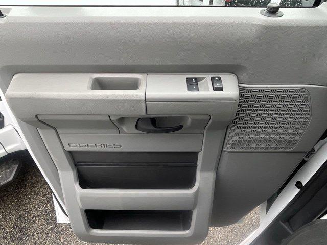 2026 Ford E-350 Cutaway E-350 DRW 158" WB