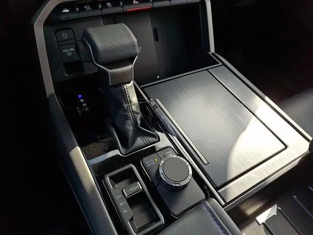 2026 Toyota Tundra Platinum CrewMax 5.5' Bed