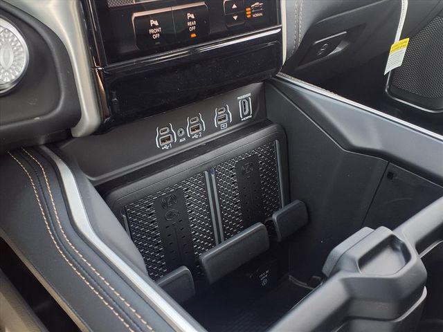 2026 Ram 1500 Tungsten Crew Cab 4x4 5'7" Box