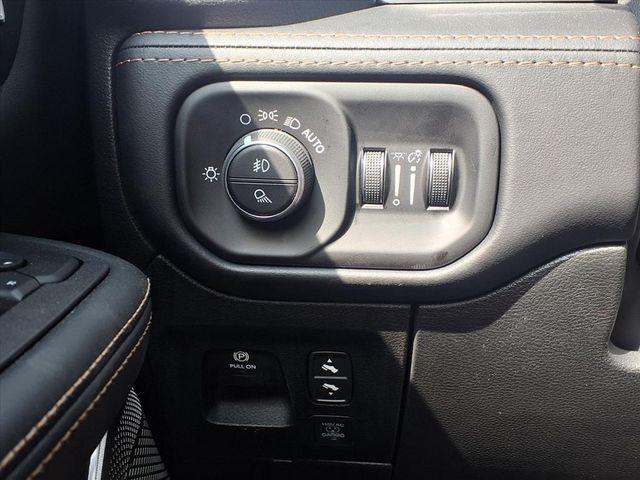 2026 Ram 1500 Tungsten Crew Cab 4x4 5'7" Box