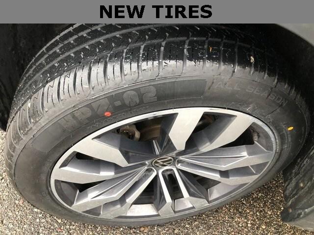 2021 Volkswagen Atlas 3.6L V6 SEL Premium R-Line 2021 Volkswagen Atlas 3.6L V6 SEL Premium R-Line