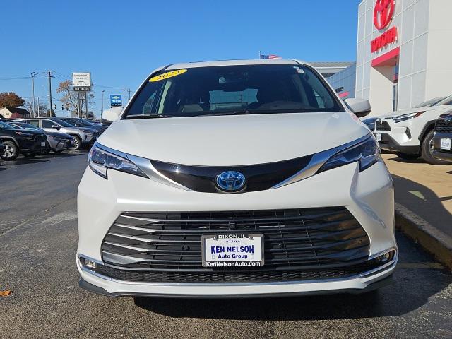 2023 Toyota Sienna Platinum