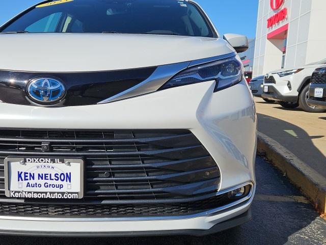 2023 Toyota Sienna Platinum