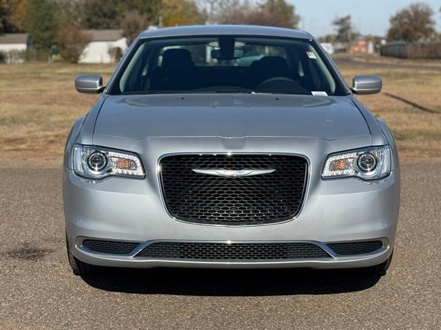2023 Chrysler 300 Touring 2023 Chrysler 300 Touring