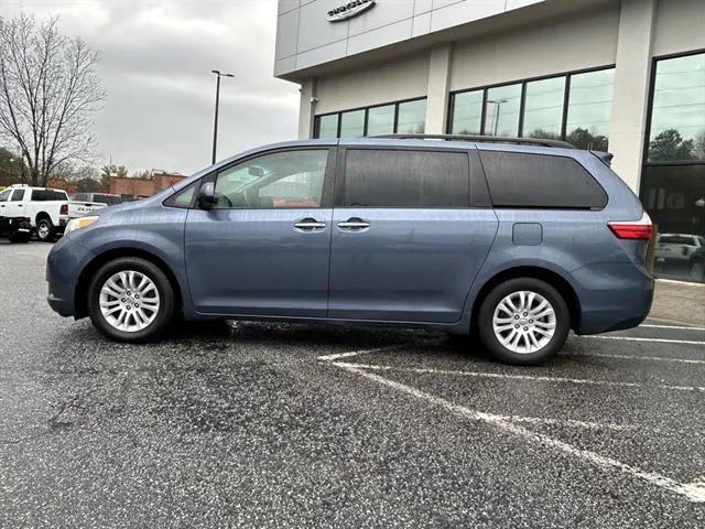 2017 Toyota Sienna Limited 7 Passenger