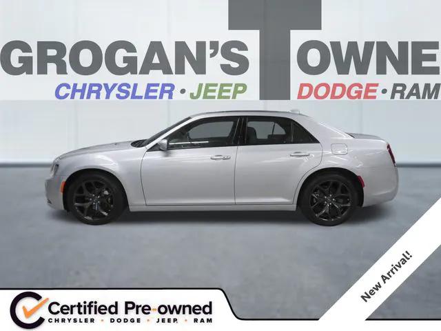 2023 Chrysler 300 300S 2023 Chrysler 300 300S