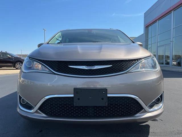 2017 Chrysler Pacifica Touring-L Plus 2017 Chrysler Pacifica Touring-L Plus