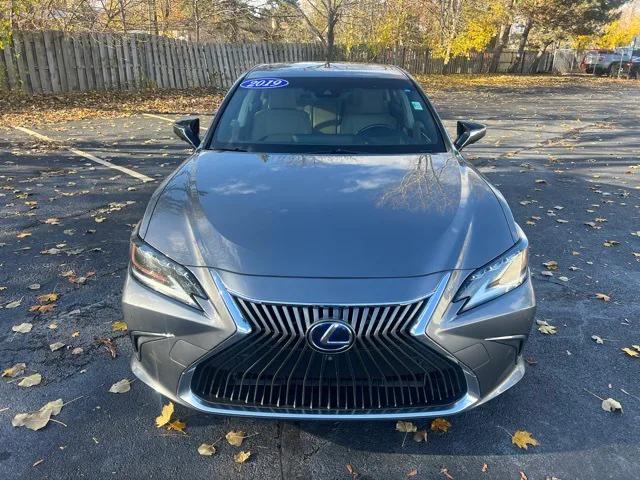 2019 Lexus ES 300h Luxury 2019 Lexus ES 300h Luxury