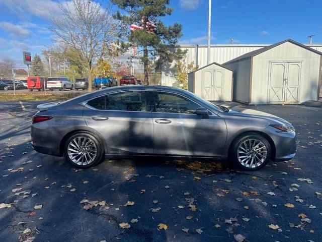 2019 Lexus ES 300h Luxury 2019 Lexus ES 300h Luxury