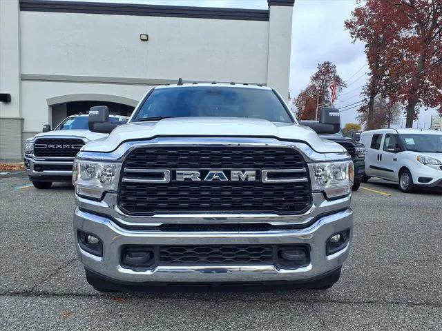 2024 RAM 3500 Big Horn Crew Cab 4x4 8 Box