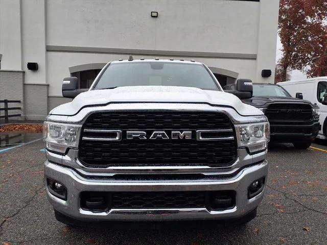 2024 RAM 3500 Big Horn Crew Cab 4x4 8 Box