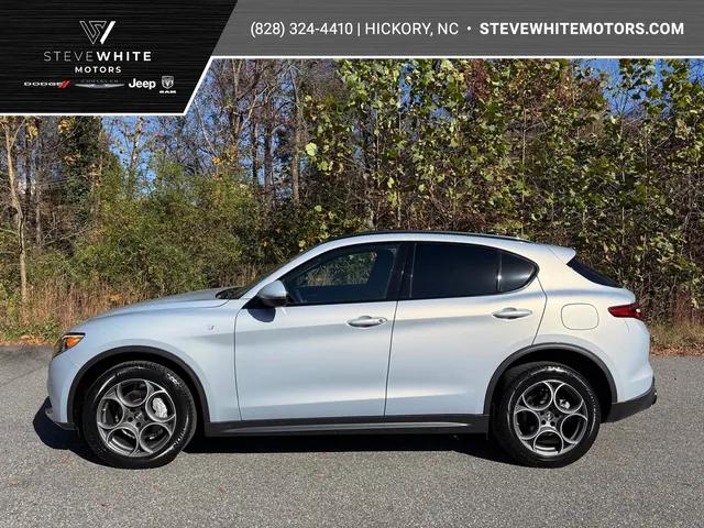 2022 Alfa Romeo Stelvio Ti AWD 2022 Alfa Romeo Stelvio Ti AWD
